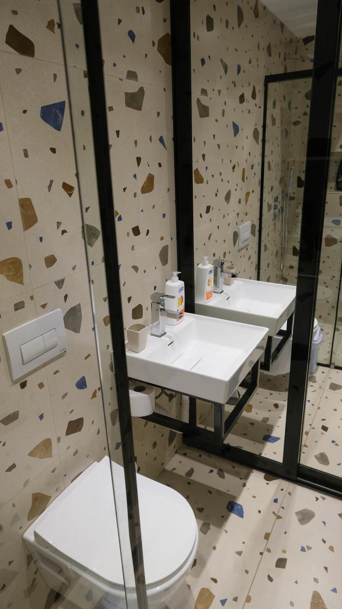 2E Center Apartment 티라나 외부 사진
